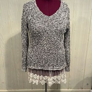 A’REVE  (Anthropologie) Textured Tunic / Mini Dress Lace Bottom Long Sleeve M/L